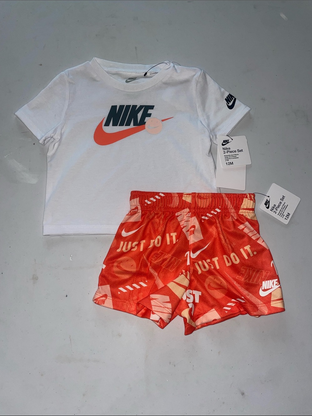 NEW! NIKE ORANFE 2-PIECE T-SHIRT & SHORTS SET. SIZE 12 MONTHS. BOYS.